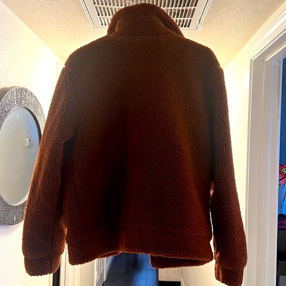 Sherpa jacket only worn once - Picture 2 of 2
